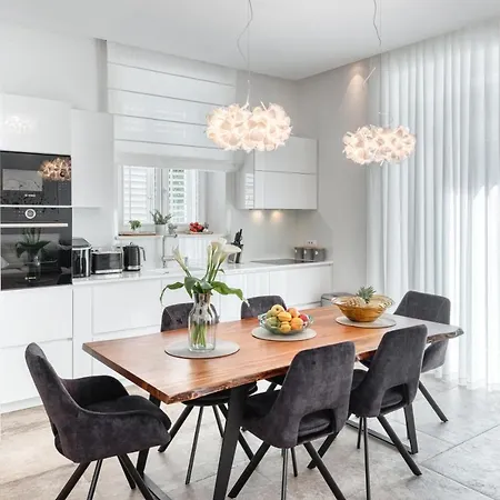 Вилла Flores Garden *