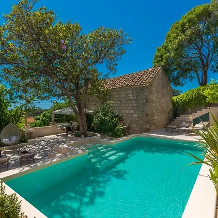 Flores Garden Villa