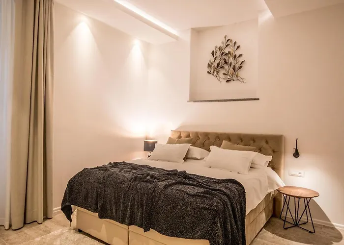 Flores Garden فيلة