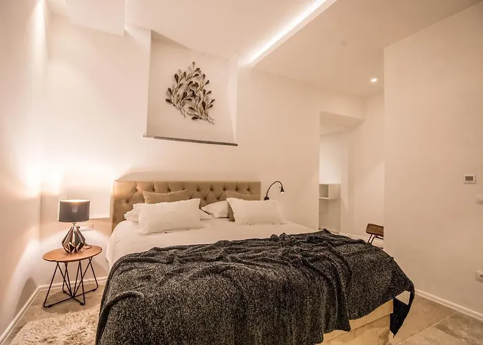 Flores Garden فيلة *