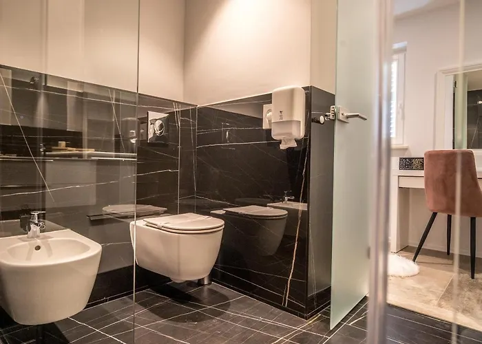 Flores Garden فيلة