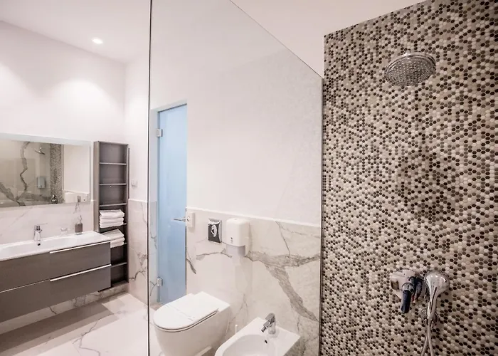 Flores Garden فيلة