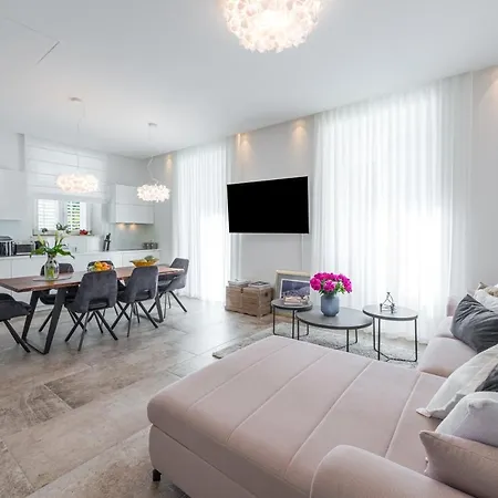 ヴィラ Flores Garden *